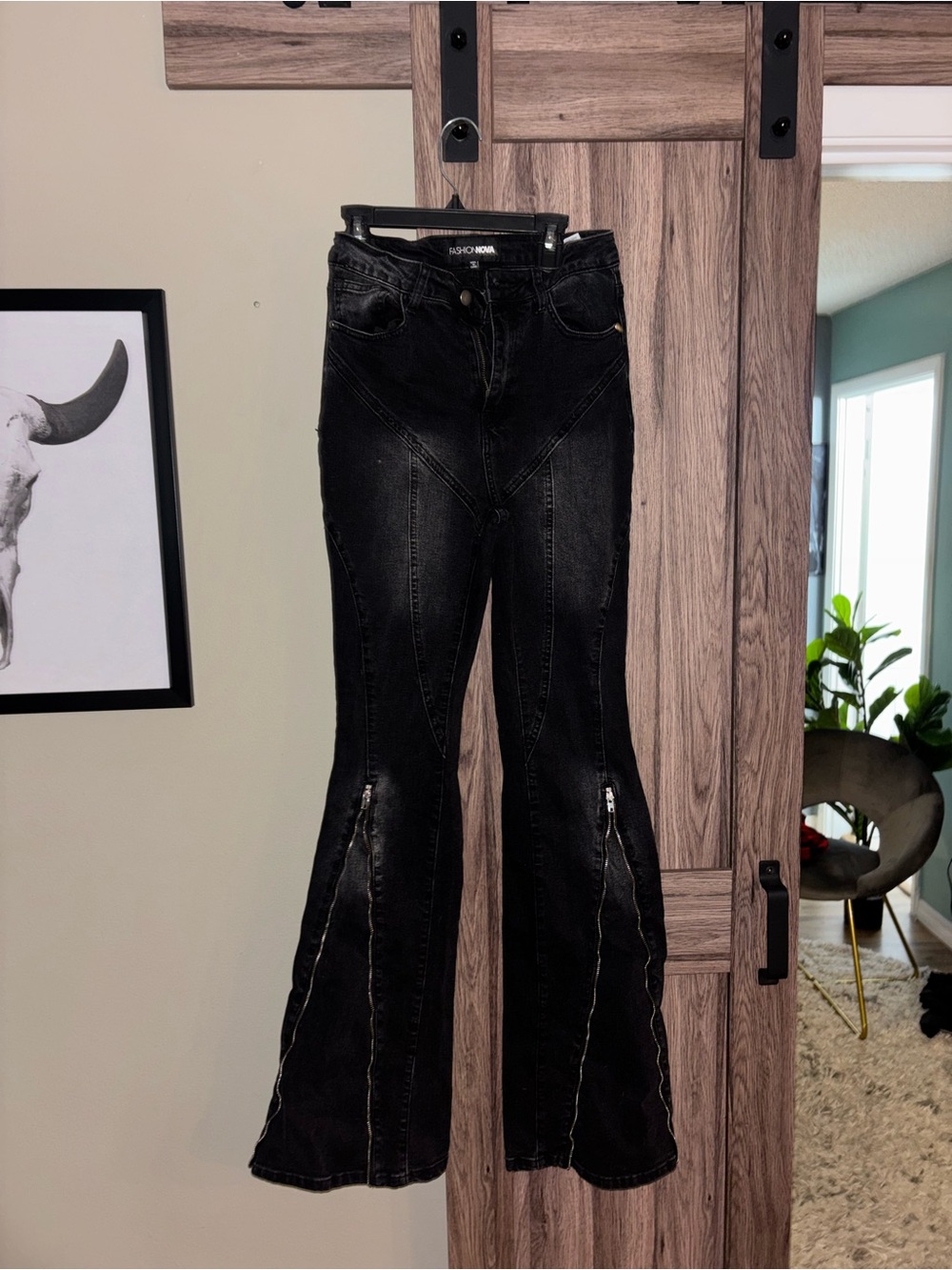 Fashionnova Black Flared Zip-Accent Jeans